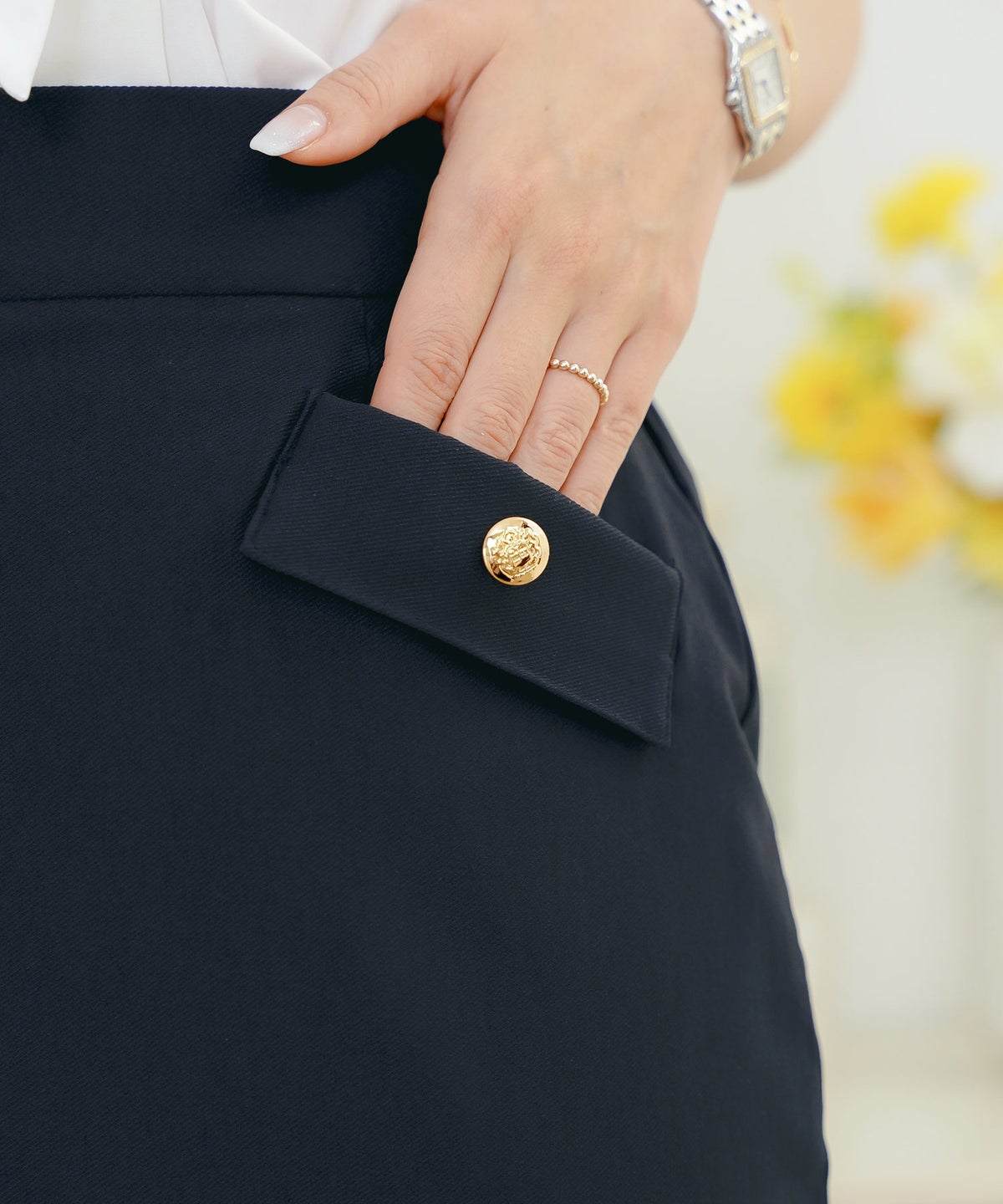 ボトムス スカート タイトスカート ナロースカート きれいめ 上品 エレガント 細身 スリット ポケット エンブレム ボタン ゴールド タイトめ ストレッチ ハイストレッチ 無地 ギンガム オールシーズン 秋 冬 春 夏