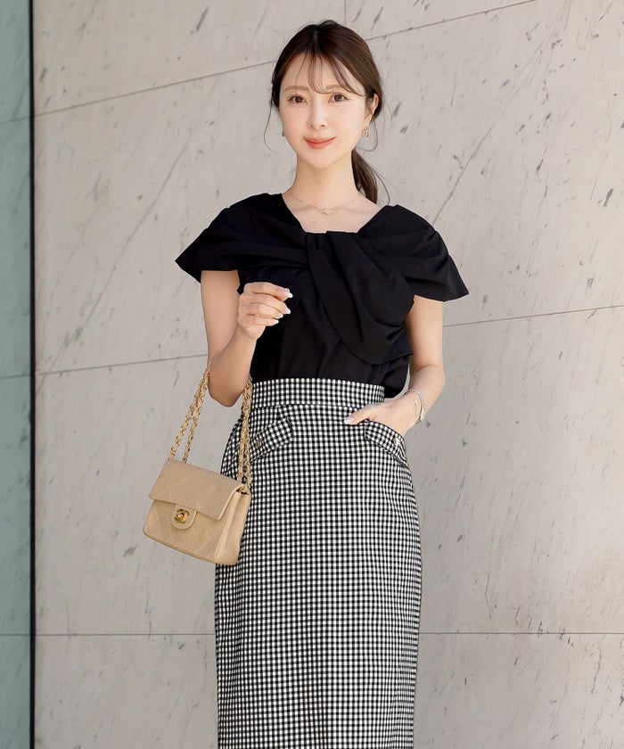 ボトムス スカート タイトスカート ナロースカート きれいめ 上品 エレガント 細身 スリット ポケット エンブレム ボタン ゴールド タイトめ ストレッチ ハイストレッチ 無地 ギンガム オールシーズン 秋 冬 春 夏