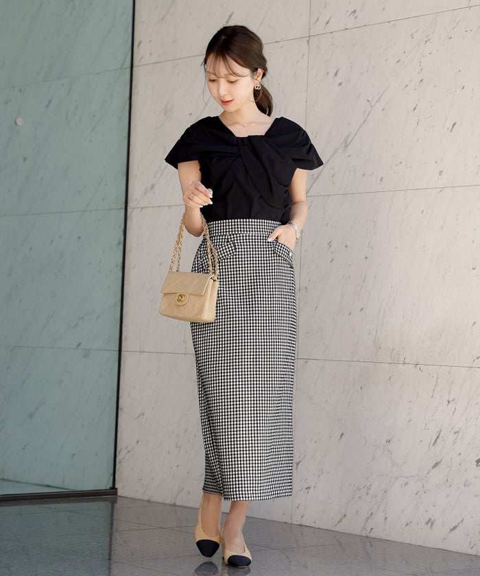 ボトムス スカート タイトスカート ナロースカート きれいめ 上品 エレガント 細身 スリット ポケット エンブレム ボタン ゴールド タイトめ ストレッチ ハイストレッチ 無地 ギンガム オールシーズン 秋 冬 春 夏