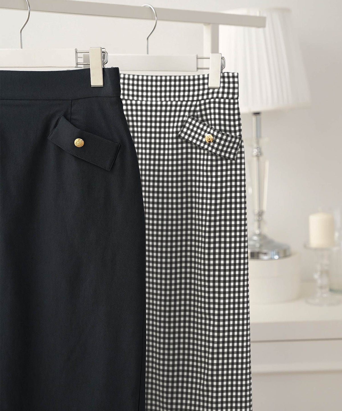ボトムス スカート タイトスカート ナロースカート きれいめ 上品 エレガント 細身 スリット ポケット エンブレム ボタン ゴールド タイトめ ストレッチ ハイストレッチ 無地 ギンガム オールシーズン 秋 冬 春 夏