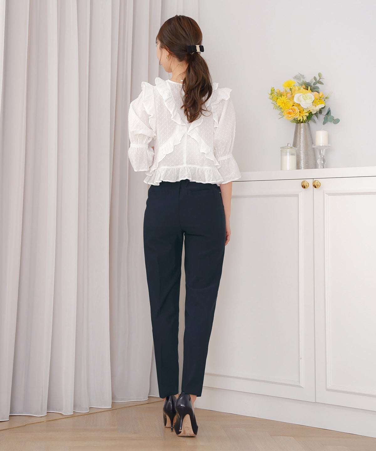 ボトムス テーパードパンツ パンツ きれいめ 上品 エレガント 細身 スリット ポケット エンブレム ボタン ゴールド タイトめ ストレッチ ハイストレッチ 無地 ギンガム オールシーズン 秋 冬 春 夏