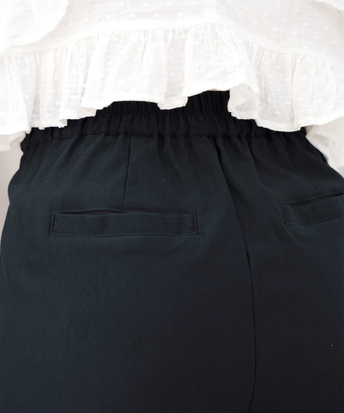 ボトムス テーパードパンツ パンツ きれいめ 上品 エレガント 細身 スリット ポケット エンブレム ボタン ゴールド タイトめ ストレッチ ハイストレッチ 無地 ギンガム オールシーズン 秋 冬 春 夏