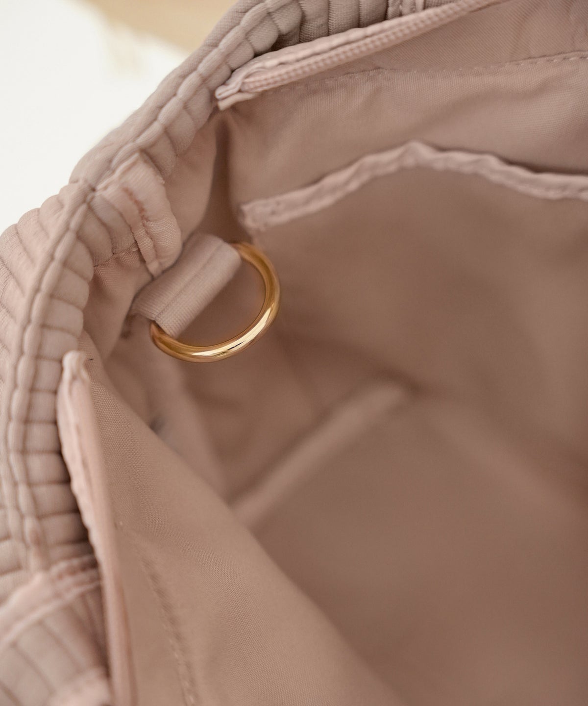 バッグ トートバッグ ミニバッグ 小さめ ファスナー フリル ヌビ キルティング ナチュラル ショルダー 子持ち ママ お出かけ ママバッグ