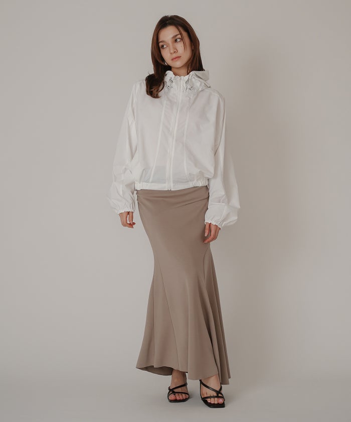 ［UＶカット］シアー ギャザリング フード ブルゾン KINO THE KEI ナイロンブルゾン フードブルゾン ライトアウター ショートブルゾン ナイロンジャケット フードジャケット ウィンドブレーカー ドローストリングブルゾン ドロストデザイン ギャザーネック スタンドネックブルゾン