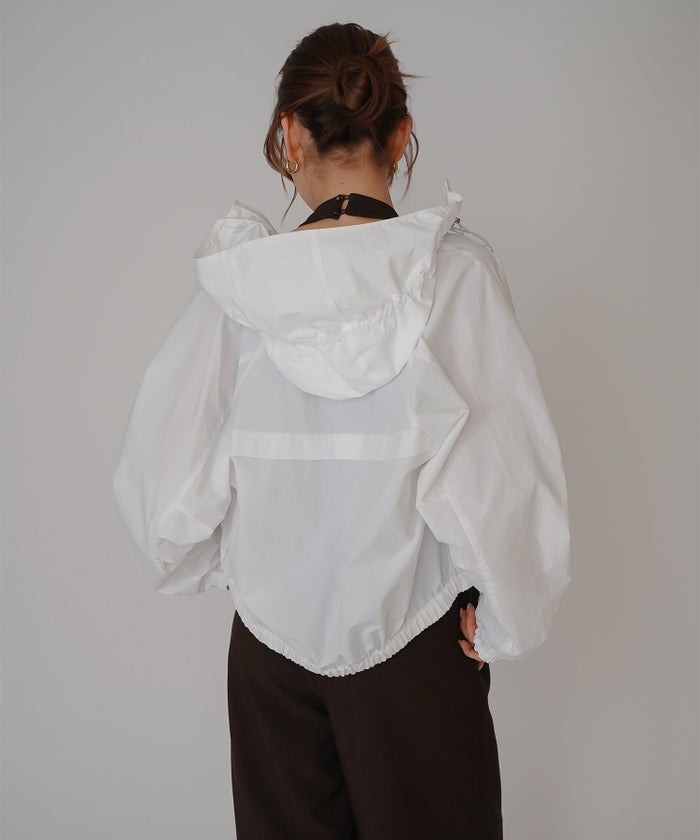 ［UＶカット］シアー ギャザリング フード ブルゾン KINO THE KEI ナイロンブルゾン フードブルゾン ライトアウター ショートブルゾン ナイロンジャケット フードジャケット ウィンドブレーカー ドローストリングブルゾン ドロストデザイン ギャザーネック スタンドネックブルゾン