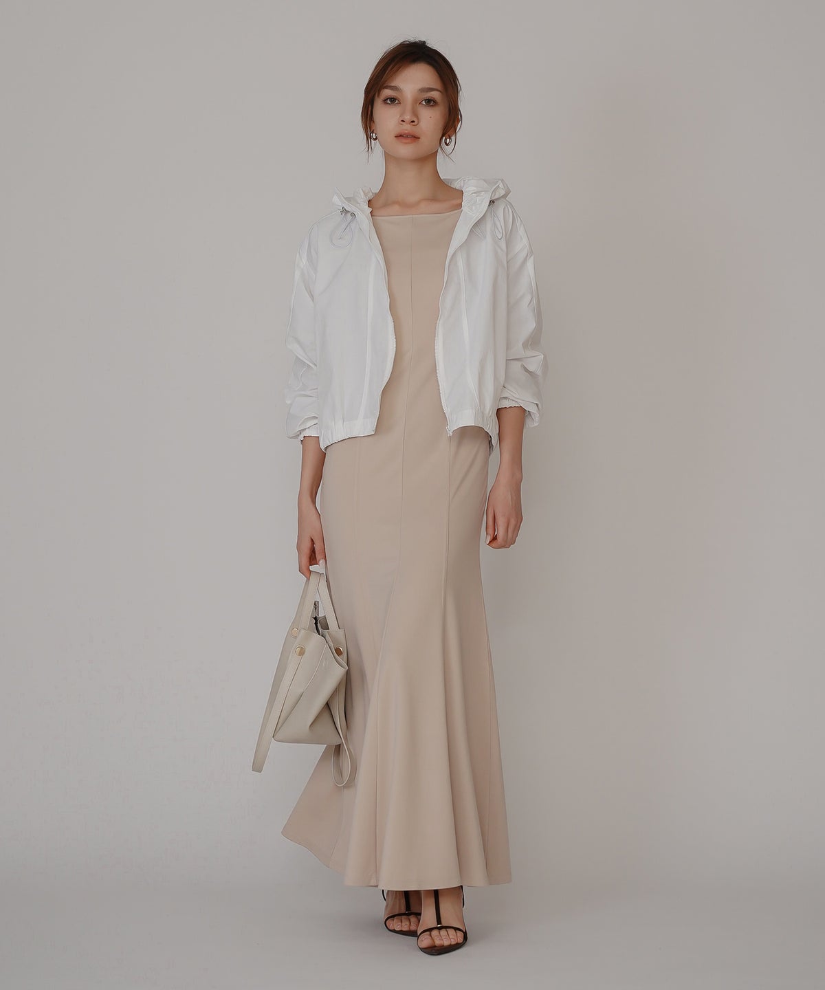 ［UＶカット］シアー ギャザリング フード ブルゾン KINO THE KEI ナイロンブルゾン フードブルゾン ライトアウター ショートブルゾン ナイロンジャケット フードジャケット ウィンドブレーカー ドローストリングブルゾン ドロストデザイン ギャザーネック スタンドネックブルゾン