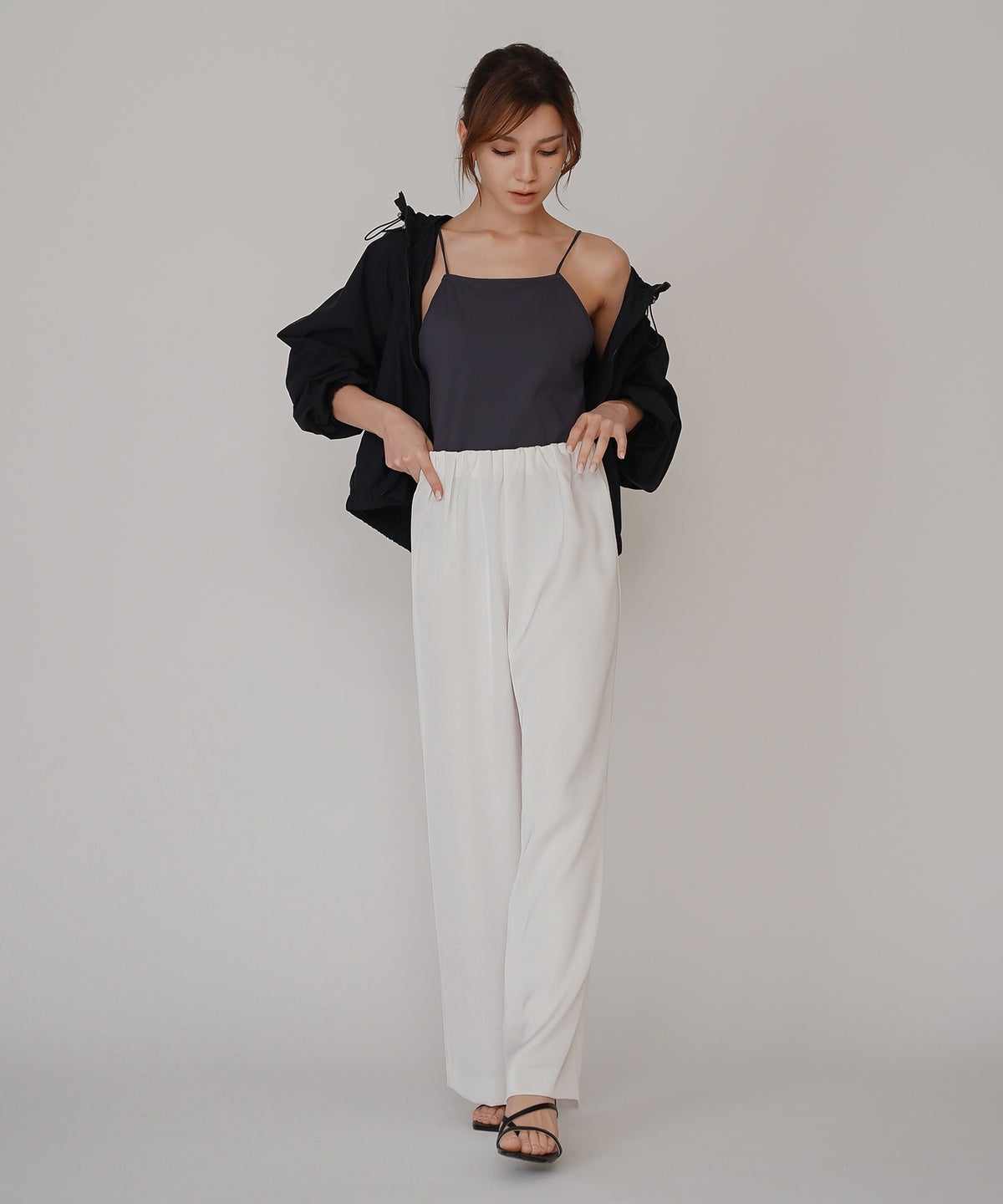 ［UＶカット］シアー ギャザリング フード ブルゾン KINO THE KEI ナイロンブルゾン フードブルゾン ライトアウター ショートブルゾン ナイロンジャケット フードジャケット ウィンドブレーカー ドローストリングブルゾン ドロストデザイン ギャザーネック スタンドネックブルゾン