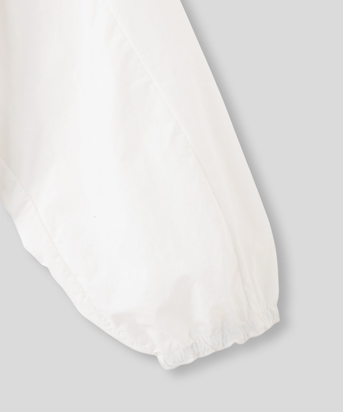 ［UＶカット］シアー ギャザリング フード ブルゾン KINO THE KEI ナイロンブルゾン フードブルゾン ライトアウター ショートブルゾン ナイロンジャケット フードジャケット ウィンドブレーカー ドローストリングブルゾン ドロストデザイン ギャザーネック スタンドネックブルゾン