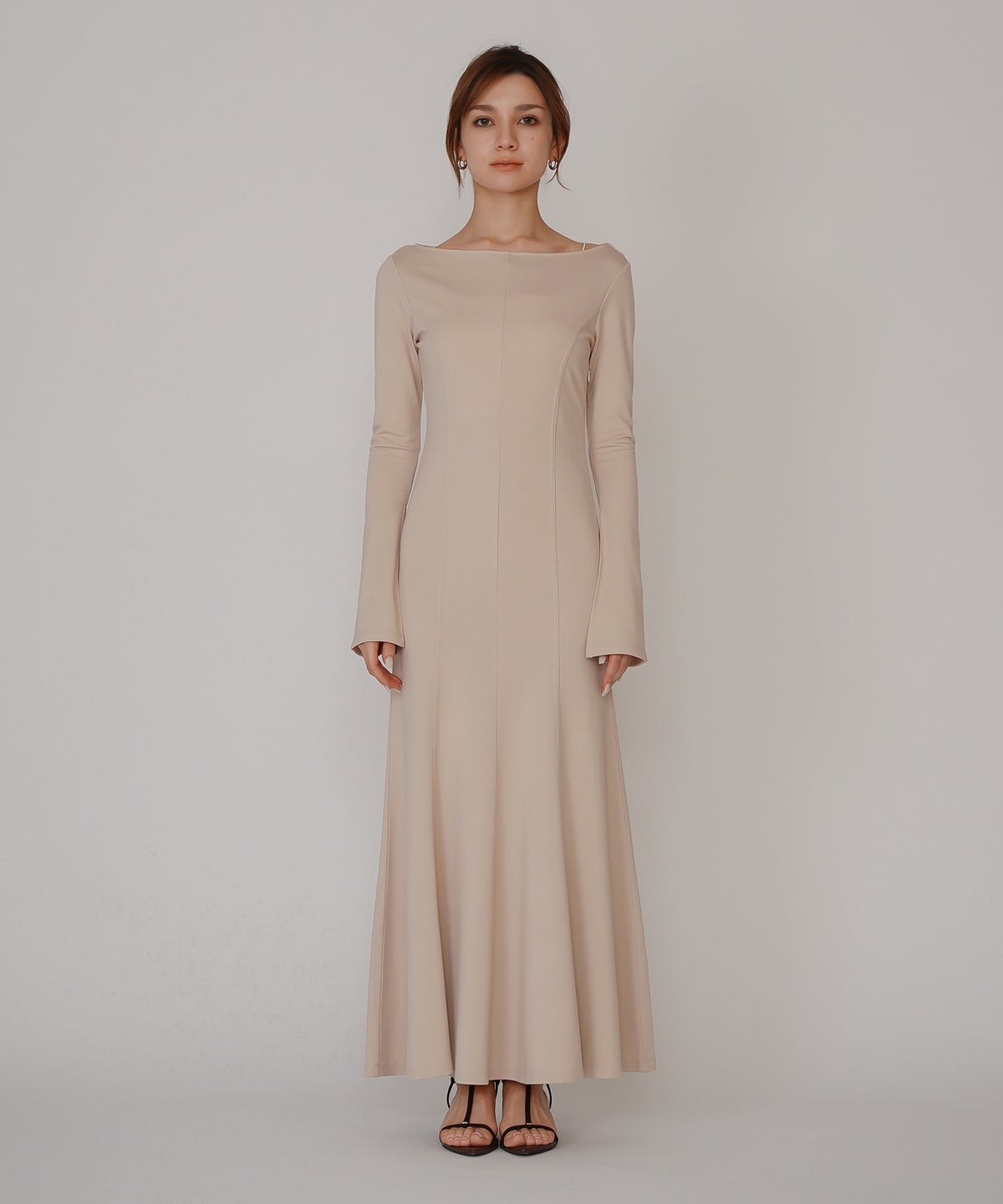 バック スクープオープン フレア ワンピース KINO THE KEI バックオープンワンピース スクープバックワンピース ボートネックワンピース フレアワンピース ロングワンピース デザインワンピース 美シルエットワンピース スタイルアップワンピース 大人フェミニンワンピース