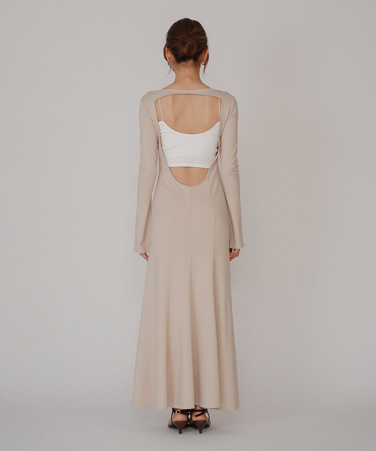 バック スクープオープン フレア ワンピース KINO THE KEI バックオープンワンピース スクープバックワンピース ボートネックワンピース フレアワンピース ロングワンピース デザインワンピース 美シルエットワンピース スタイルアップワンピース 大人フェミニンワンピース