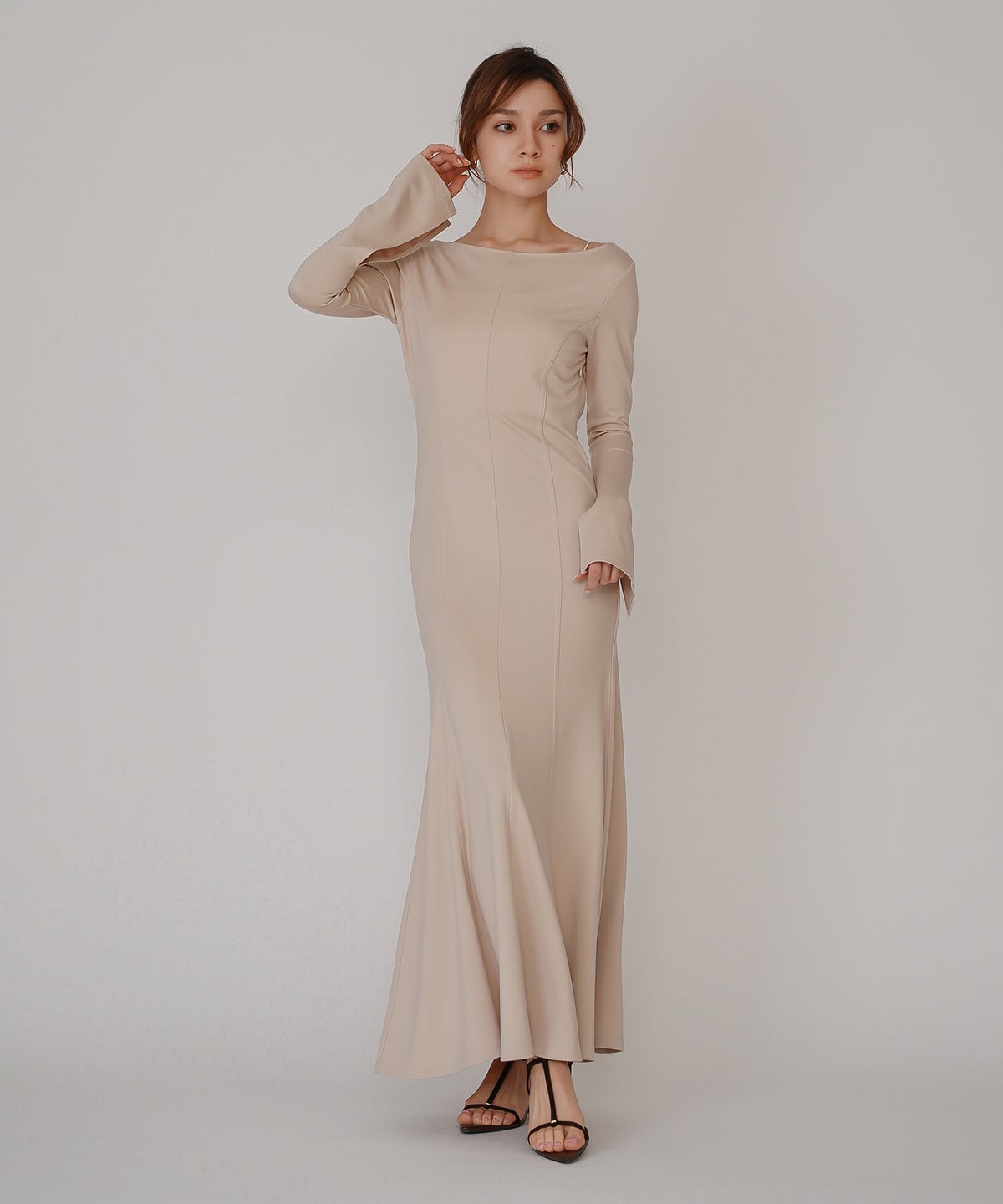 バック スクープオープン フレア ワンピース KINO THE KEI バックオープンワンピース スクープバックワンピース ボートネックワンピース フレアワンピース ロングワンピース デザインワンピース 美シルエットワンピース スタイルアップワンピース 大人フェミニンワンピース