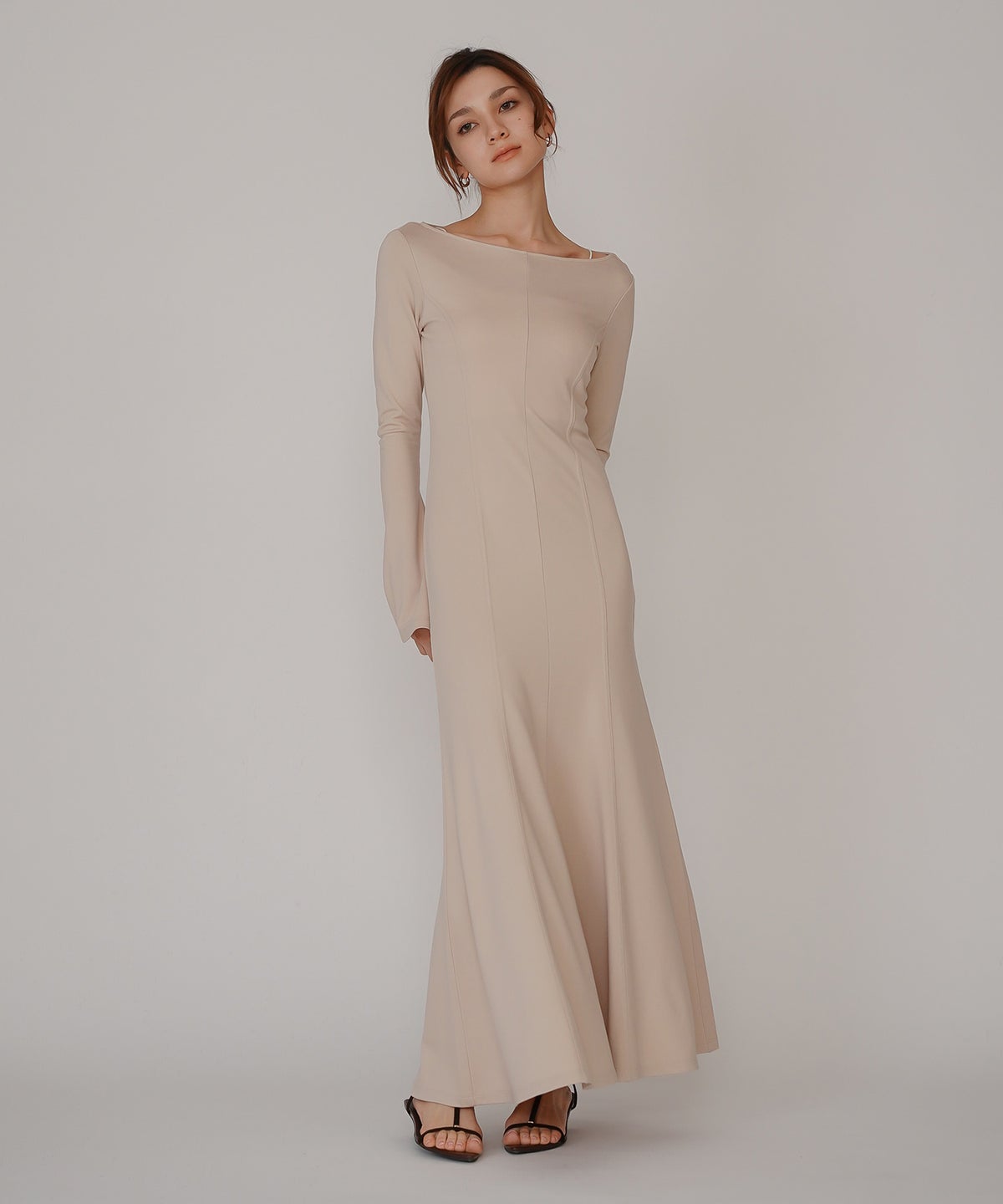 バック スクープオープン フレア ワンピース KINO THE KEI バックオープンワンピース スクープバックワンピース ボートネックワンピース フレアワンピース ロングワンピース デザインワンピース 美シルエットワンピース スタイルアップワンピース 大人フェミニンワンピース