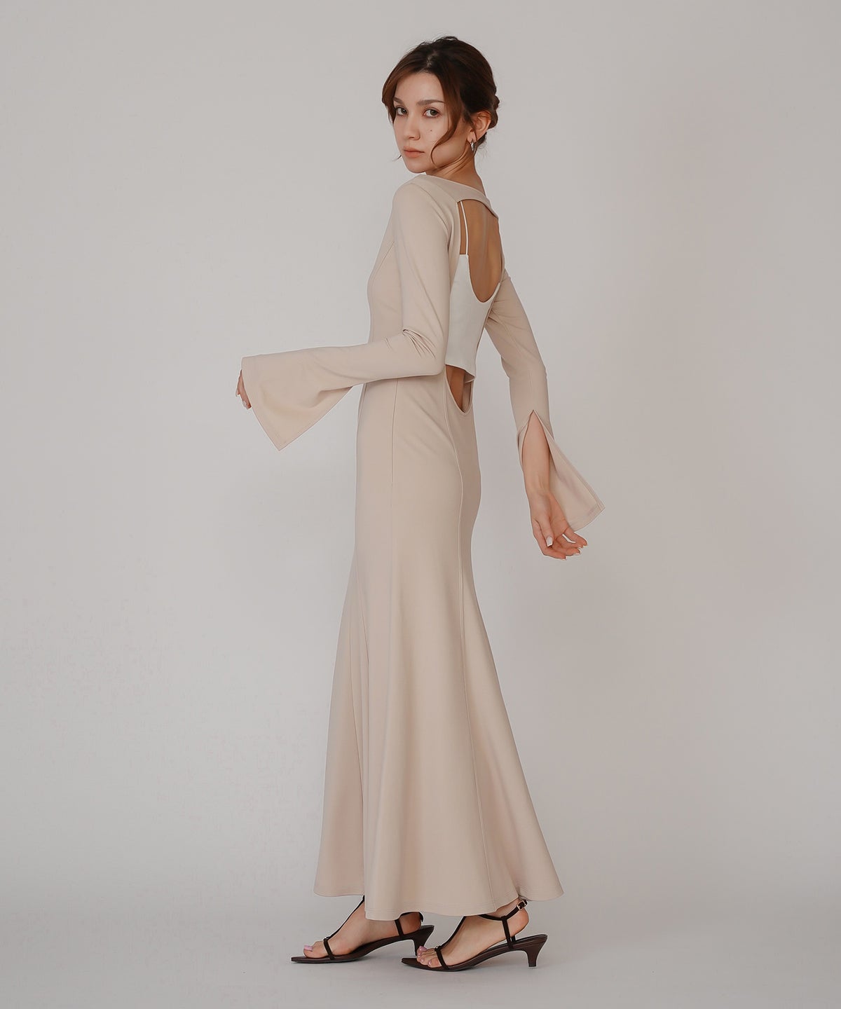 バック スクープオープン フレア ワンピース KINO THE KEI バックオープンワンピース スクープバックワンピース ボートネックワンピース フレアワンピース ロングワンピース デザインワンピース 美シルエットワンピース スタイルアップワンピース 大人フェミニンワンピース