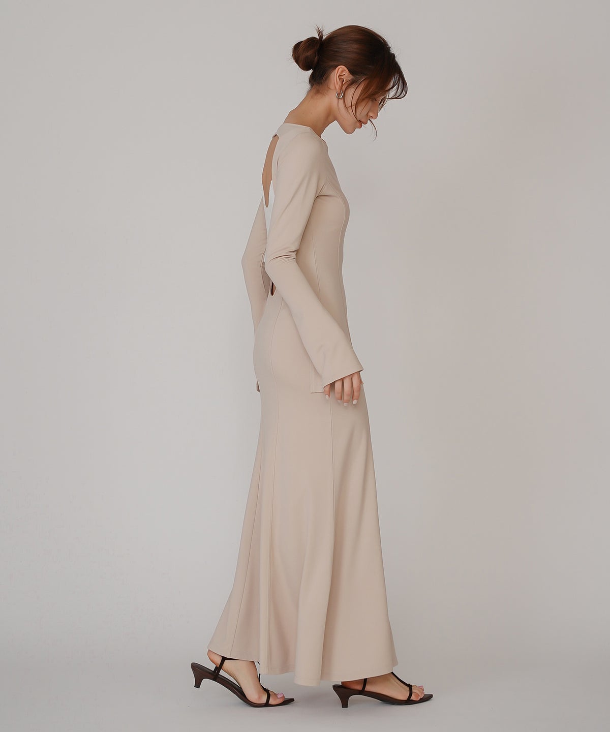 バック スクープオープン フレア ワンピース KINO THE KEI バックオープンワンピース スクープバックワンピース ボートネックワンピース フレアワンピース ロングワンピース デザインワンピース 美シルエットワンピース スタイルアップワンピース 大人フェミニンワンピース