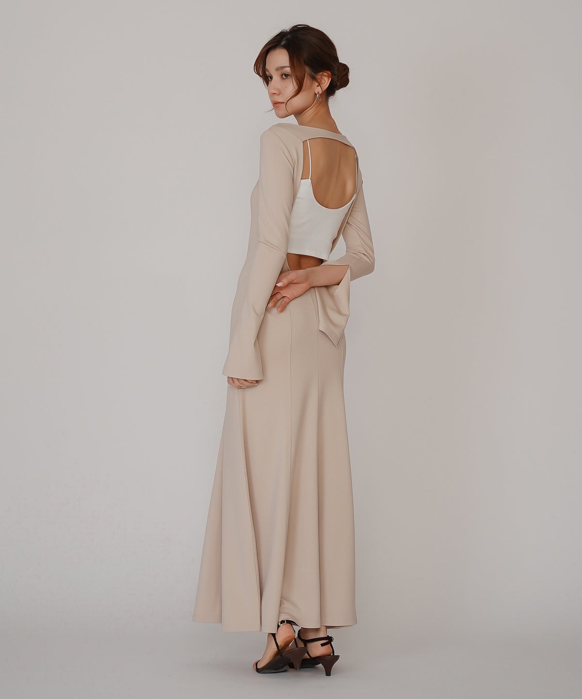 バック スクープオープン フレア ワンピース KINO THE KEI バックオープンワンピース スクープバックワンピース ボートネックワンピース フレアワンピース ロングワンピース デザインワンピース 美シルエットワンピース スタイルアップワンピース 大人フェミニンワンピース