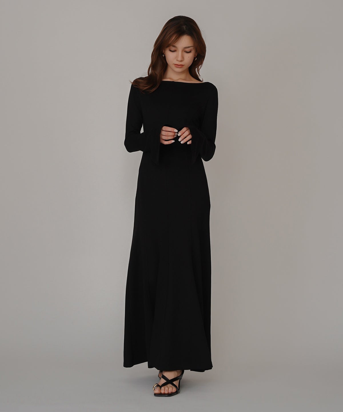 バック スクープオープン フレア ワンピース KINO THE KEI バックオープンワンピース スクープバックワンピース ボートネックワンピース フレアワンピース ロングワンピース デザインワンピース 美シルエットワンピース スタイルアップワンピース 大人フェミニンワンピース