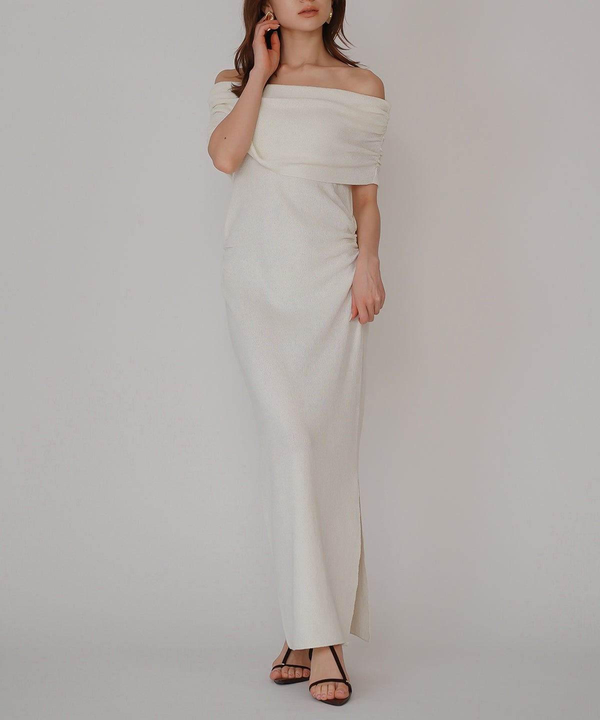 オフショル ニット ワンピース KINO THE KEI ストレッチワンピース ボディラインワンピース フィットシルエットワンピース 大人色気ワンピース 韓国風ワンピース 抜け感ワンピース 大人女子コーデ きれいめカジュアル オフショルワンピ ニットワンピース