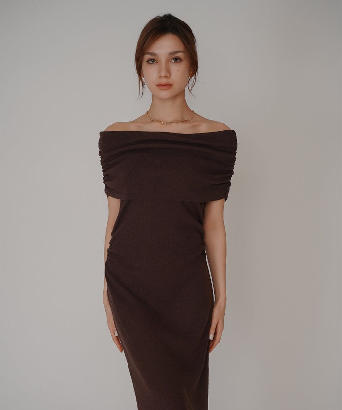 オフショル ニット ワンピース KINO THE KEI ストレッチワンピース ボディラインワンピース フィットシルエットワンピース 大人色気ワンピース 韓国風ワンピース 抜け感ワンピース 大人女子コーデ きれいめカジュアル オフショルワンピ ニットワンピース