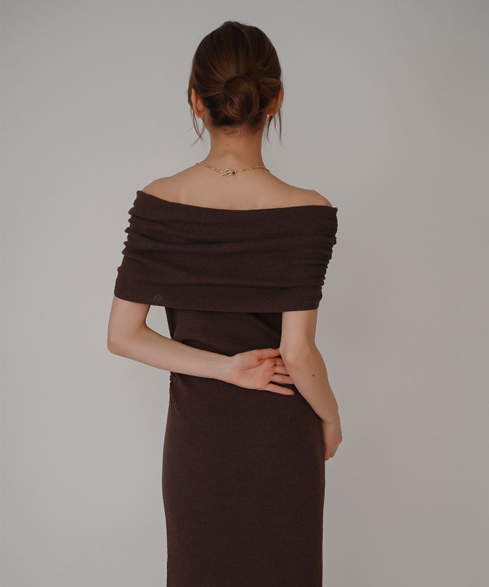 オフショル ニット ワンピース KINO THE KEI ストレッチワンピース ボディラインワンピース フィットシルエットワンピース 大人色気ワンピース 韓国風ワンピース 抜け感ワンピース 大人女子コーデ きれいめカジュアル オフショルワンピ ニットワンピース