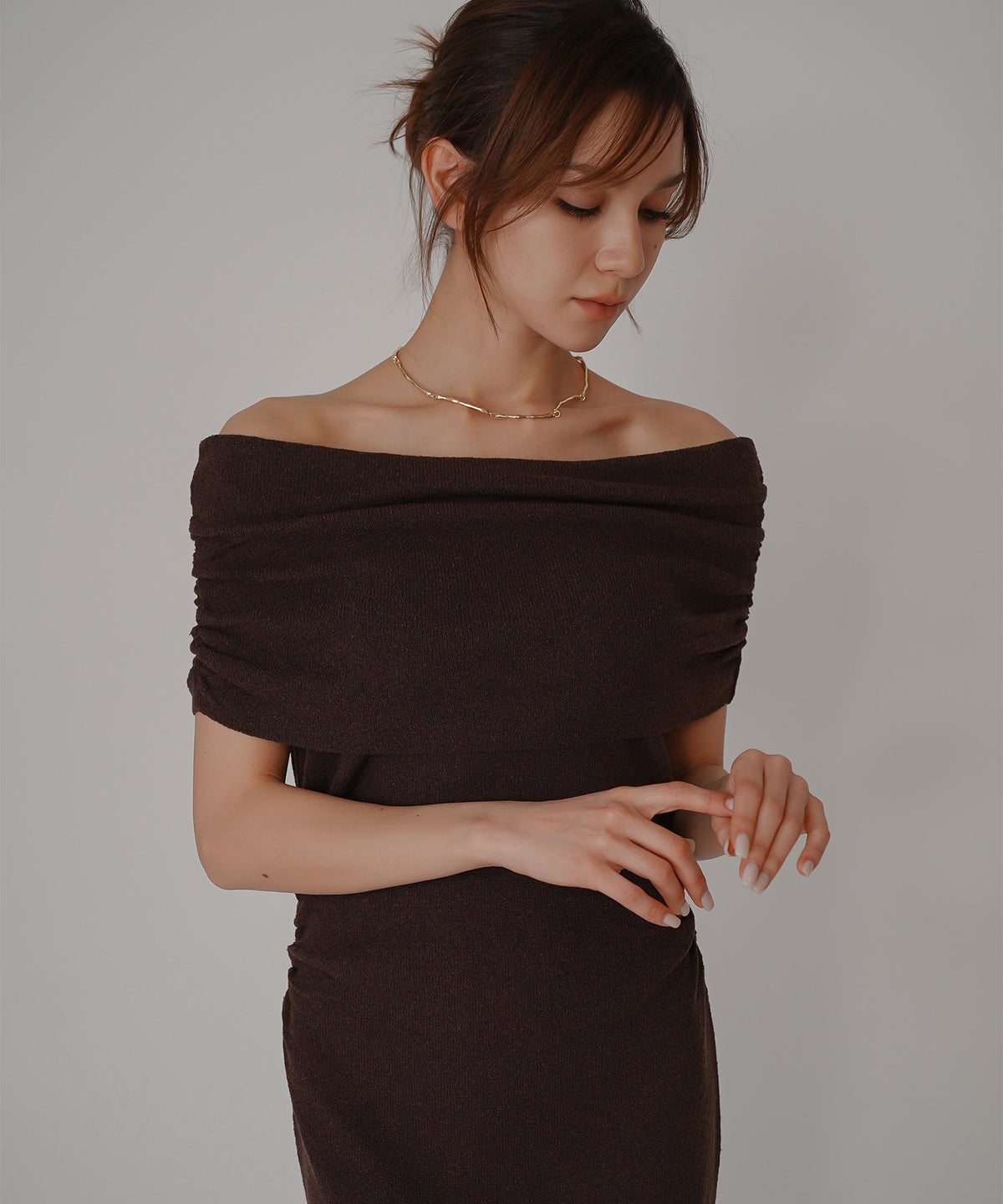 オフショル ニット ワンピース KINO THE KEI ストレッチワンピース ボディラインワンピース フィットシルエットワンピース 大人色気ワンピース 韓国風ワンピース 抜け感ワンピース 大人女子コーデ きれいめカジュアル オフショルワンピ ニットワンピース