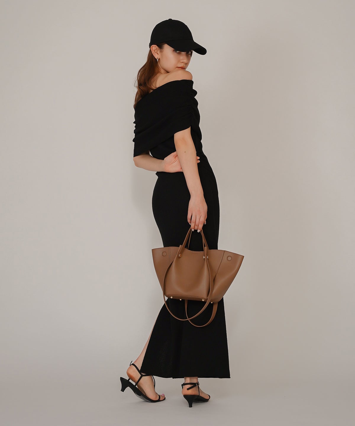 オフショル ニット ワンピース KINO THE KEI ストレッチワンピース ボディラインワンピース フィットシルエットワンピース 大人色気ワンピース 韓国風ワンピース 抜け感ワンピース 大人女子コーデ きれいめカジュアル オフショルワンピ ニットワンピース