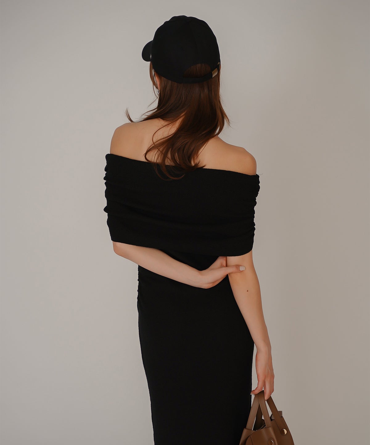 オフショル ニット ワンピース KINO THE KEI ストレッチワンピース ボディラインワンピース フィットシルエットワンピース 大人色気ワンピース 韓国風ワンピース 抜け感ワンピース 大人女子コーデ きれいめカジュアル オフショルワンピ ニットワンピース