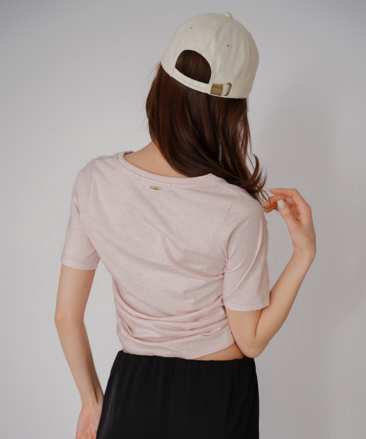 スクープネック サイド ギャザー フィットTEE KINO THE KEI サイドギャザー Tシャツ フィットTEE コンパクトT クロップド丈 Uネック デコルテ見せ ギャザートップス タイトトップス 着痩せトップス スタイルアップ 抜け感 女性らしい きれいめカジュアルシンプルコーデ トレンドトップス 春夏トップス レイヤードコーデ