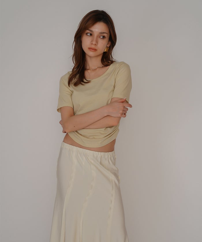 スクープネック サイド ギャザー フィットTEE KINO THE KEI サイドギャザー Tシャツ フィットTEE コンパクトT クロップド丈 Uネック デコルテ見せ ギャザートップス タイトトップス 着痩せトップス スタイルアップ 抜け感 女性らしい きれいめカジュアルシンプルコーデ トレンドトップス 春夏トップス レイヤードコーデ