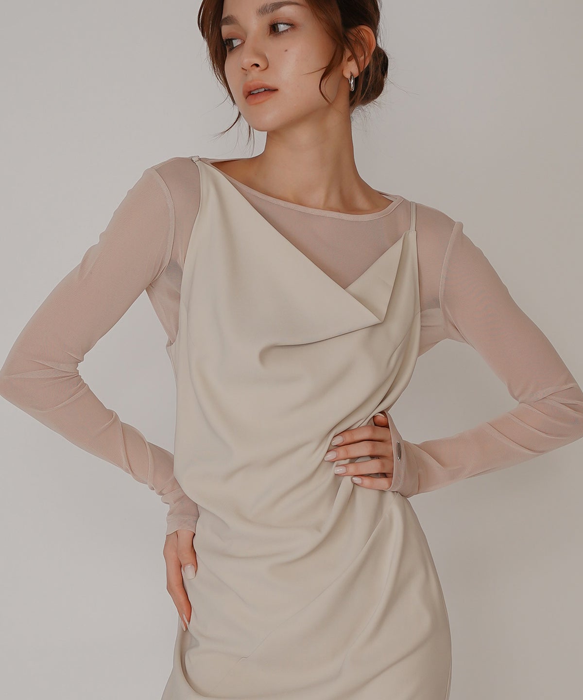 セカンドスキン シアー アシンメトリー トップス KINO THE KEI 変形トップス アシンメトリートップス ドレープトップス デザイントップス フィットトップス セカンドスキントップス レイヤードトップス インナートップス ロングスリーブトップス コンパクトトップス 美シルエットトップス