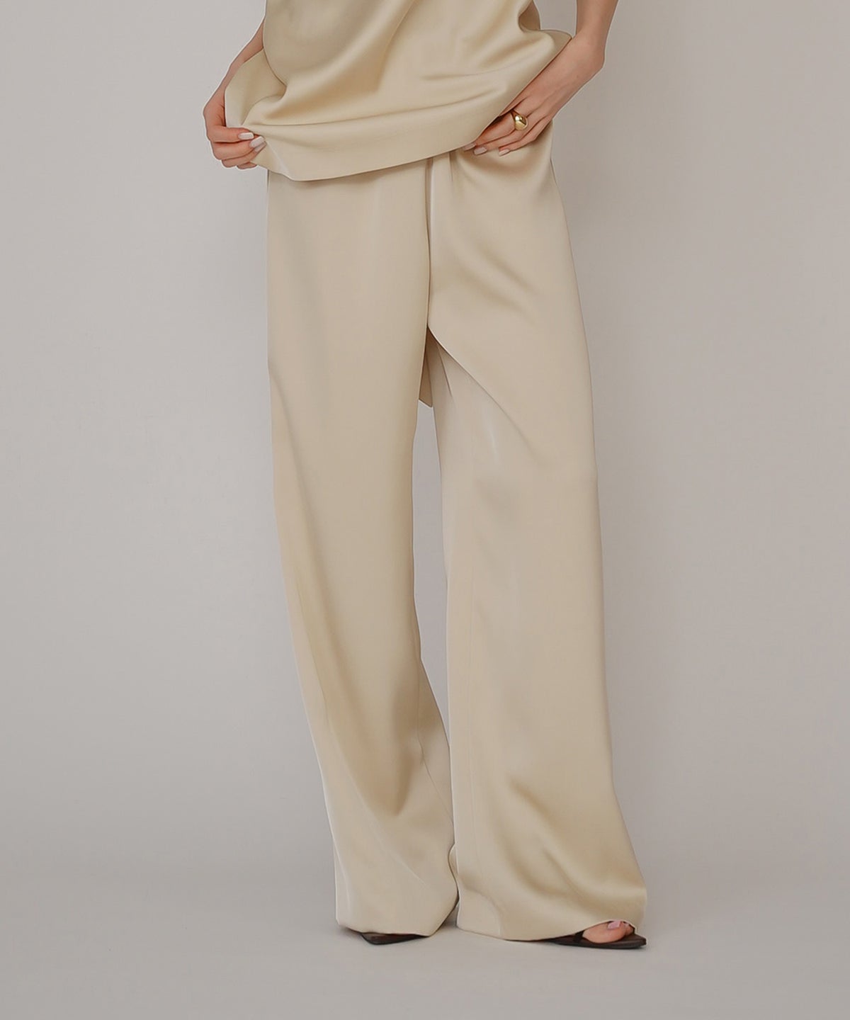 サテン セミ ワイド パンツ KINO THE KEI ゆったり ワイドパンツレディース 20代 ボトムズ 動きやすい 微光沢 着痩せ 美脚 大きいサイズ レディース 通勤 サテンシルク無地パンツ バケーション オフィス セットアップ オールシーズン対応 リゾート 南国　ディナー ルームウェア 大人可愛い 通学 学生 女子会