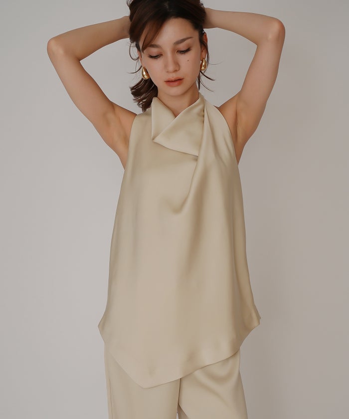 ホルター ドレープ サテン ブラウス KINO THE KEI ホルターネック ブラウス サテンブラウス サテン バックオープン トップス アシンメトリー ドレープ 光沢感 落ち感 とろみ素材 上品 ヘルシー 肌見せ モード きれいめ オケージョン デート 女子会