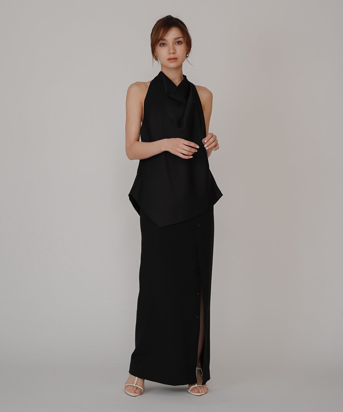 ホルター ドレープ サテン ブラウス KINO THE KEI ホルターネック ブラウス サテンブラウス サテン バックオープン トップス アシンメトリー ドレープ 光沢感 落ち感 とろみ素材 上品 ヘルシー 肌見せ モード きれいめ オケージョン デート 女子会