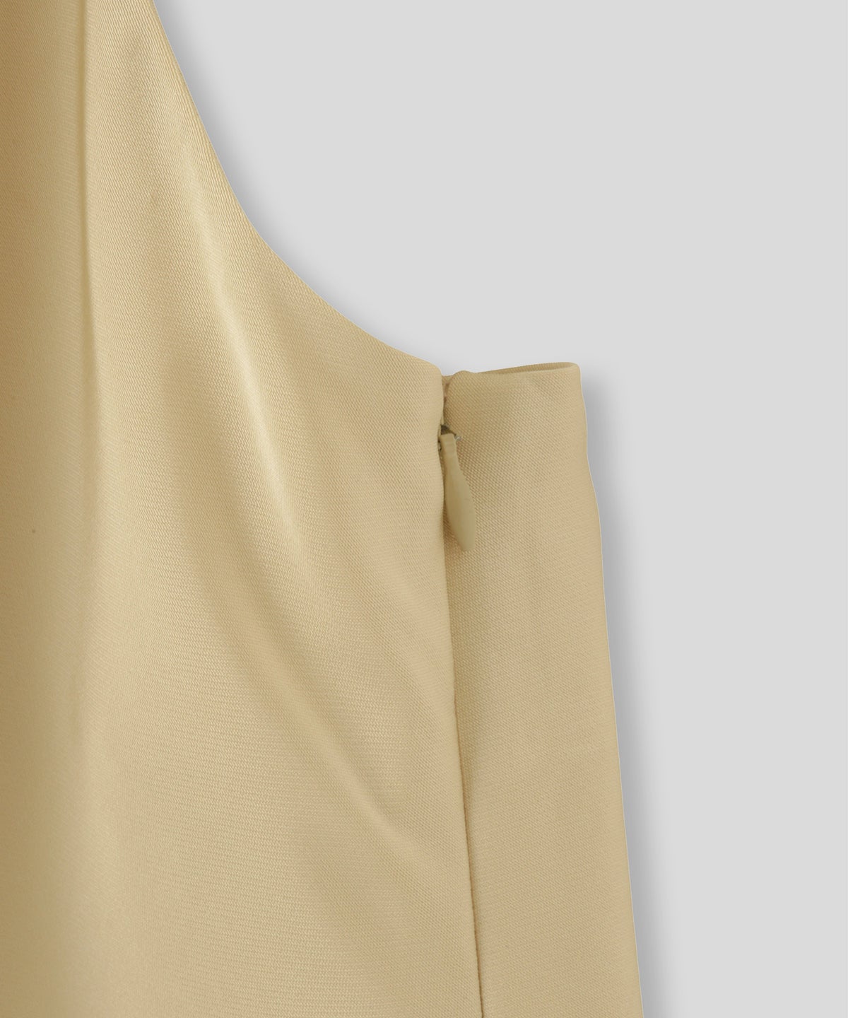 ホルター ドレープ サテン ブラウス KINO THE KEI ホルターネック ブラウス サテンブラウス サテン バックオープン トップス アシンメトリー ドレープ 光沢感 落ち感 とろみ素材 上品 ヘルシー 肌見せ モード きれいめ オケージョン デート 女子会