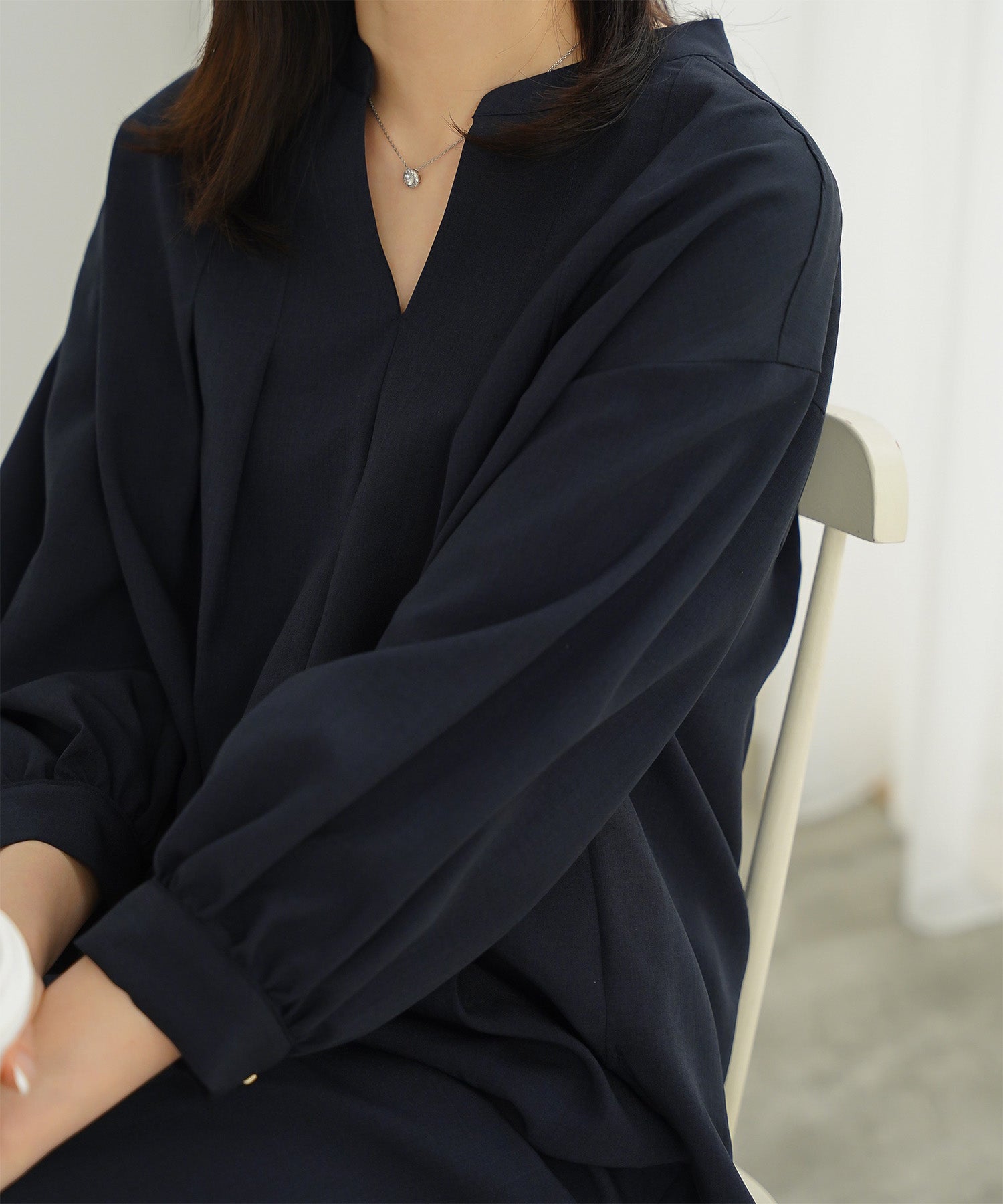 Vネック タック ブラウス HUIT 全3色｜hit851-0343【1】 - 七分袖商品