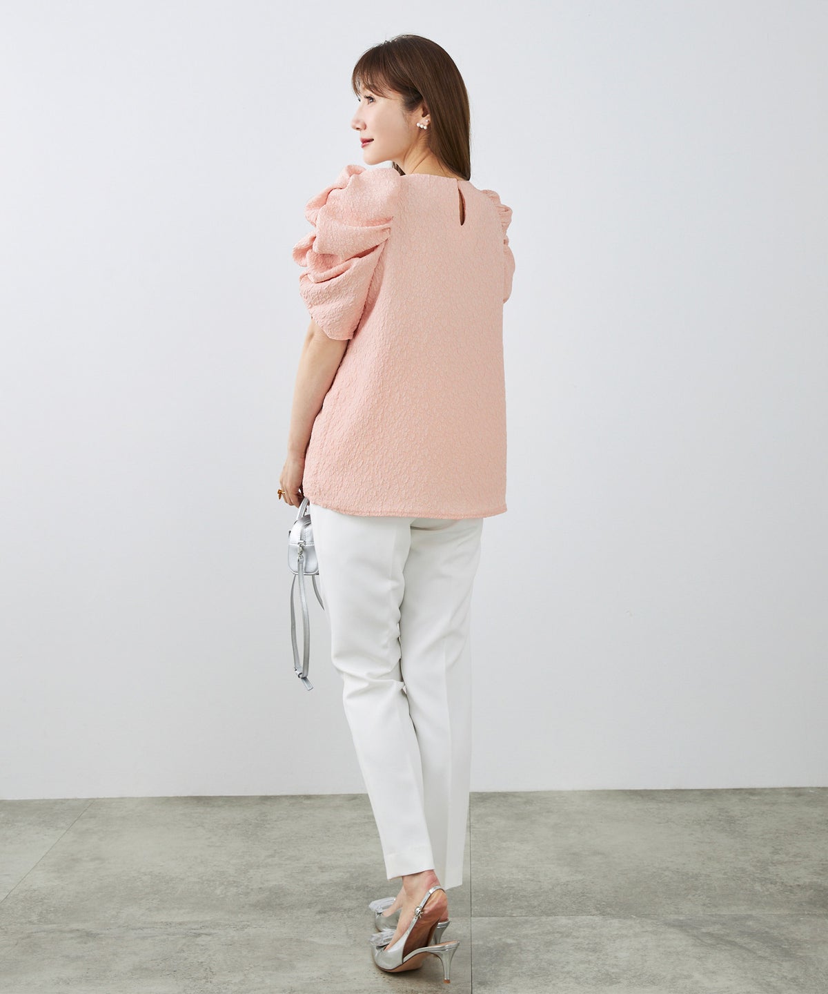 手洗い可 上品 きれいめ 大人カジュアル オフィス フェミニン シンプル パワーショルダー 体型カバー  ジョイントスペース