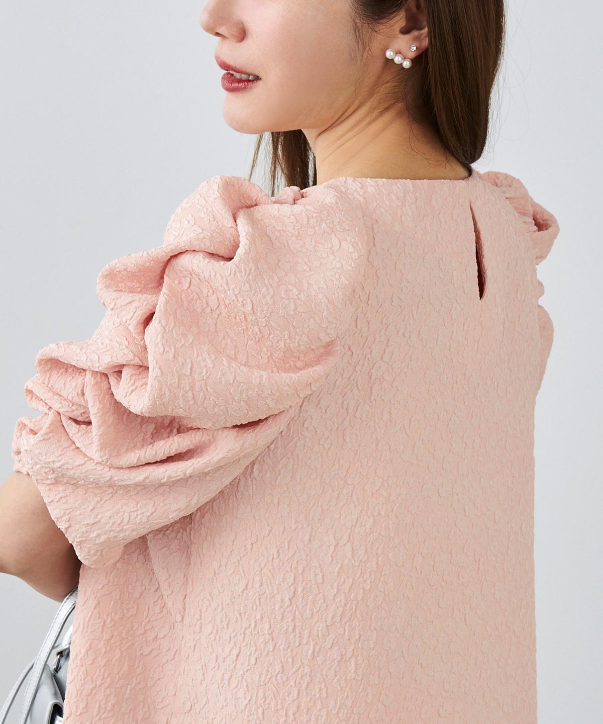 手洗い可 上品 きれいめ 大人カジュアル オフィス フェミニン シンプル パワーショルダー 体型カバー  ジョイントスペース