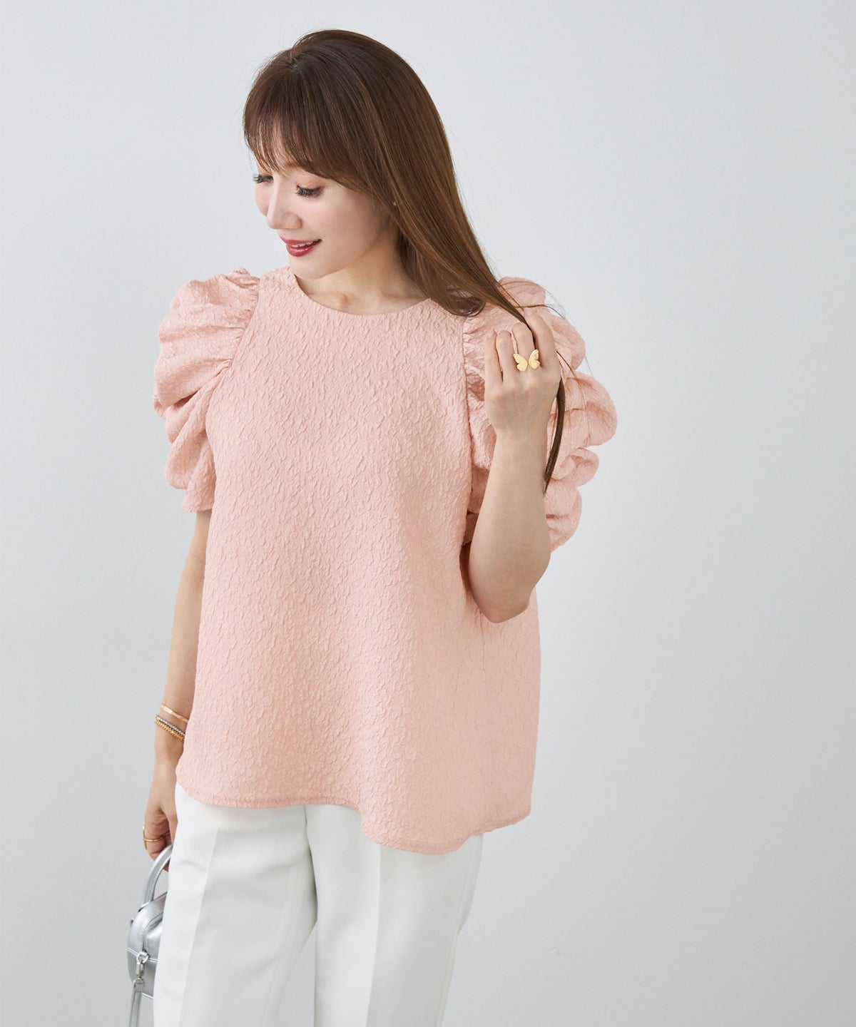 手洗い可 上品 きれいめ 大人カジュアル オフィス フェミニン シンプル パワーショルダー 体型カバー  ジョイントスペース