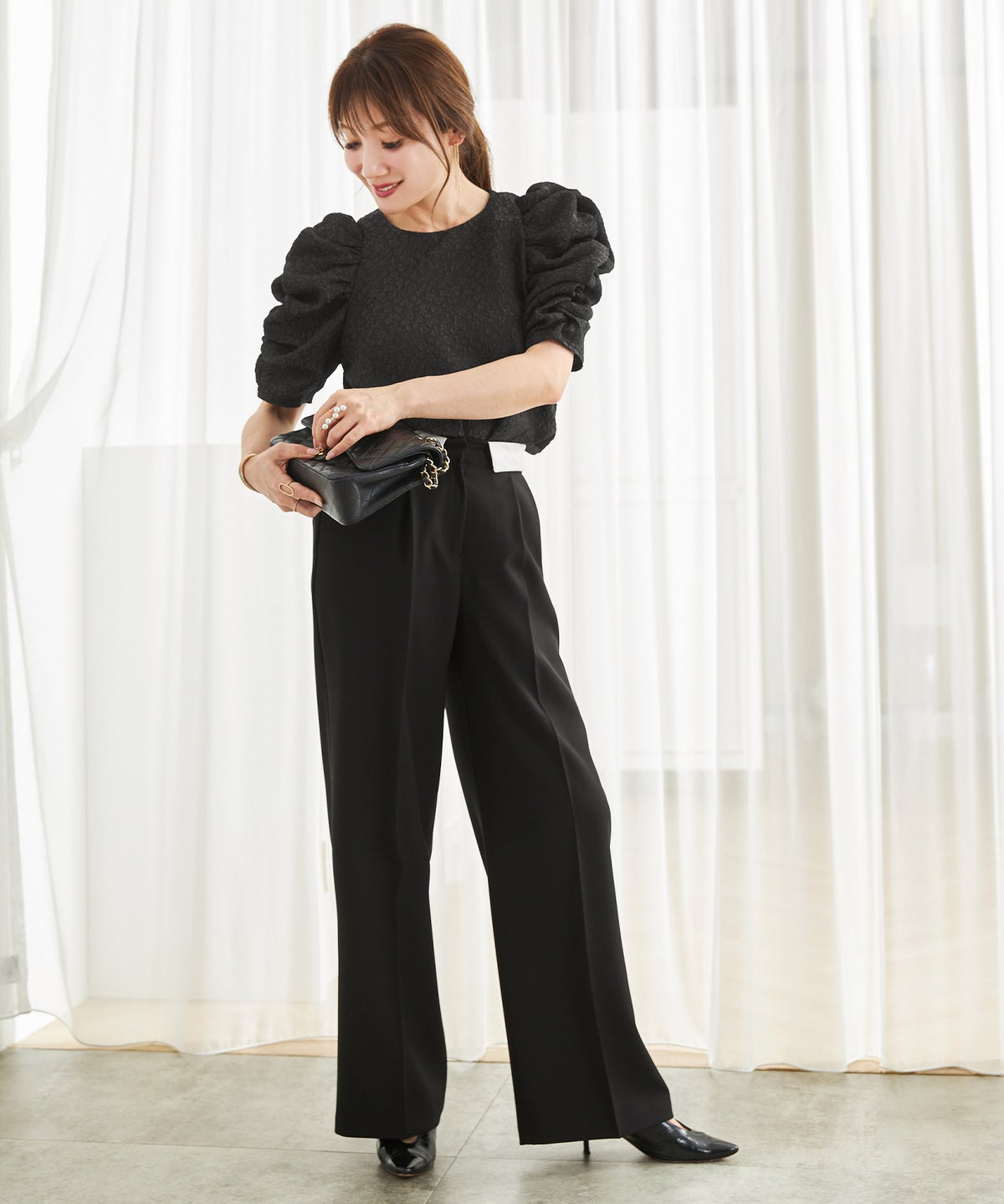 手洗い可 上品 きれいめ 大人カジュアル オフィス フェミニン シンプル パワーショルダー 体型カバー  ジョイントスペース