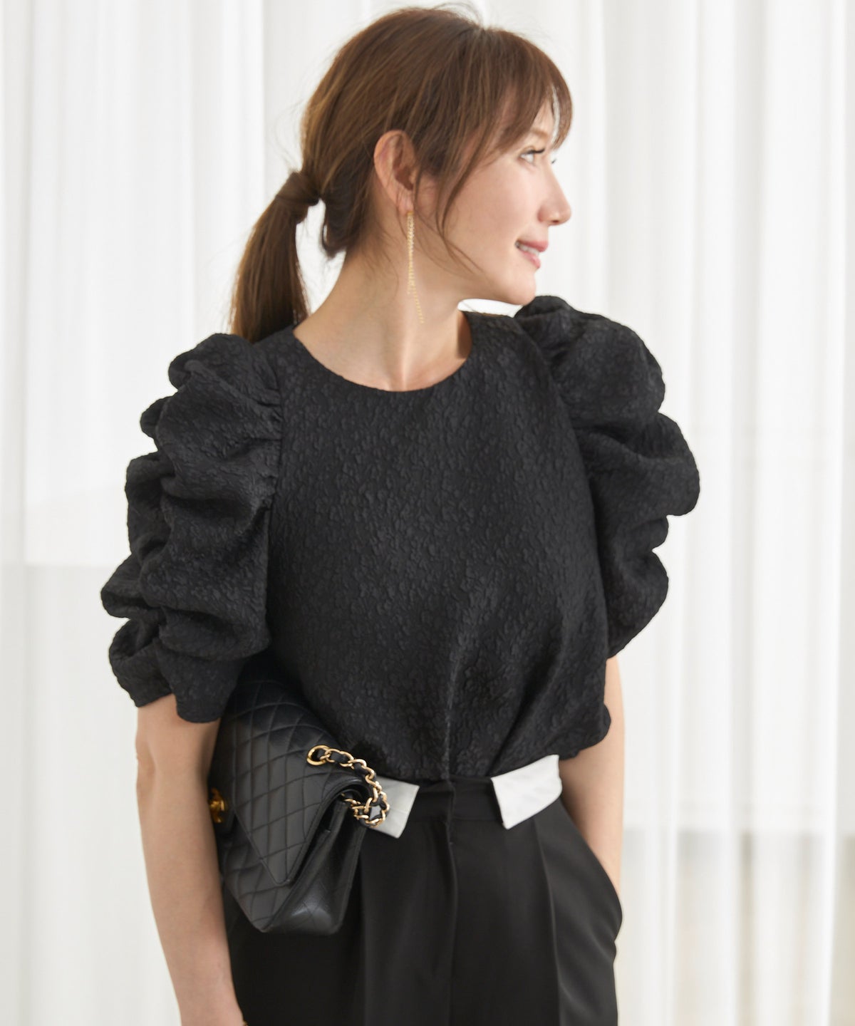 手洗い可 上品 きれいめ 大人カジュアル オフィス フェミニン シンプル パワーショルダー 体型カバー  ジョイントスペース