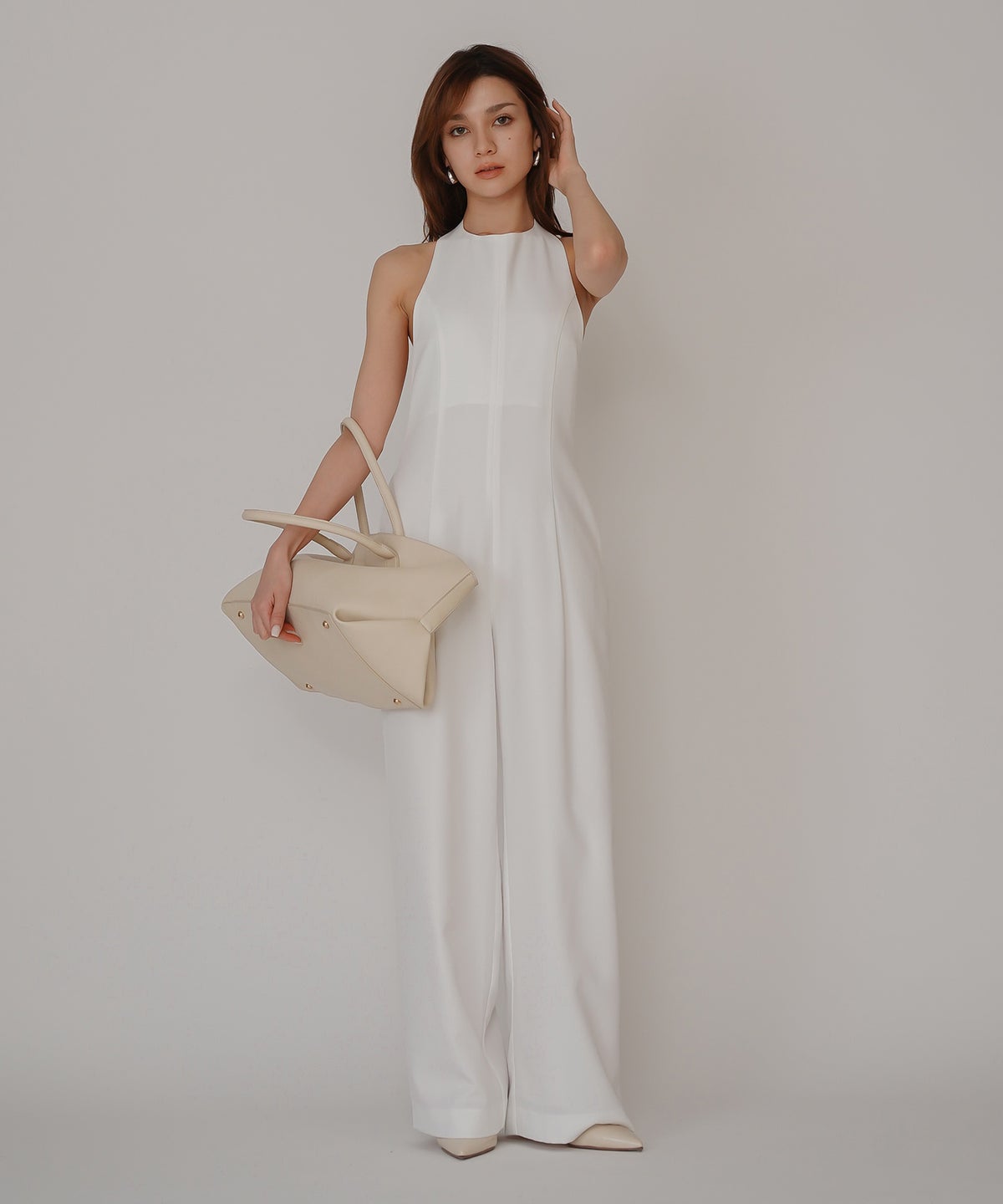 バックオープン ホルター オールインワン KINO THE KEI 海外ファッション モード 韓国ファッション 韓国風 大人モード 大人コーデ パーティー 二次会コーデ オケージョンコーデ ディナーコーデ お呼ばれコーデ ドレスライク オールインワンドレス きれいめドレス カジュアルドレス リゾートドレス