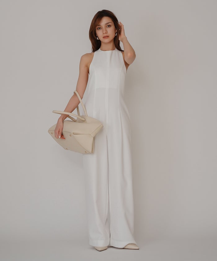 バックオープン ホルター オールインワン KINO THE KEI 海外ファッション モード 韓国ファッション 韓国風 大人モード 大人コーデ パーティー 二次会コーデ オケージョンコーデ ディナーコーデ お呼ばれコーデ ドレスライク オールインワンドレス きれいめドレス カジュアルドレス リゾートドレス