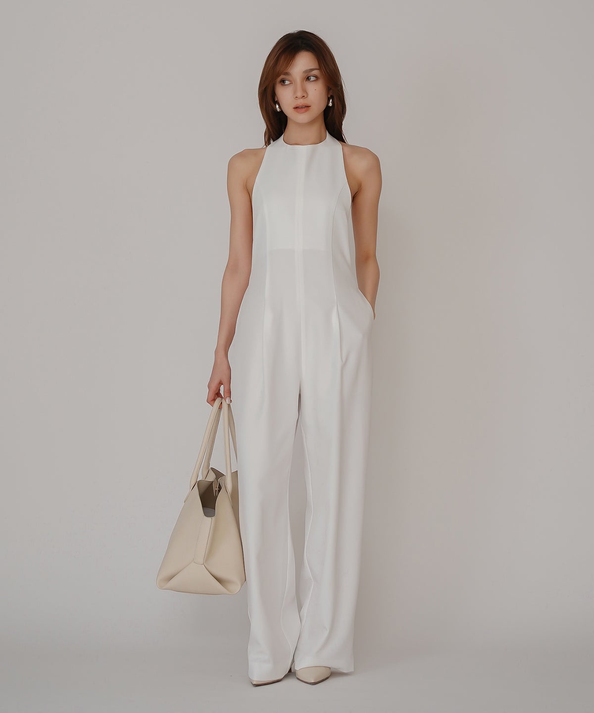 バックオープン ホルター オールインワン KINO THE KEI 海外ファッション モード 韓国ファッション 韓国風 大人モード 大人コーデ パーティー 二次会コーデ オケージョンコーデ ディナーコーデ お呼ばれコーデ ドレスライク オールインワンドレス きれいめドレス カジュアルドレス リゾートドレス