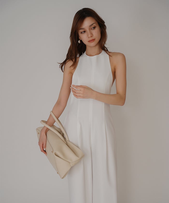 バックオープン ホルター オールインワン KINO THE KEI 海外ファッション モード 韓国ファッション 韓国風 大人モード 大人コーデ パーティー 二次会コーデ オケージョンコーデ ディナーコーデ お呼ばれコーデ ドレスライク オールインワンドレス きれいめドレス カジュアルドレス リゾートドレス