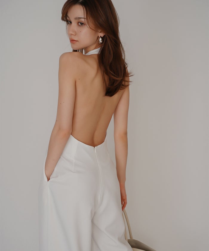 バックオープン ホルター オールインワン KINO THE KEI 海外ファッション モード 韓国ファッション 韓国風 大人モード 大人コーデ パーティー 二次会コーデ オケージョンコーデ ディナーコーデ お呼ばれコーデ ドレスライク オールインワンドレス きれいめドレス カジュアルドレス リゾートドレス