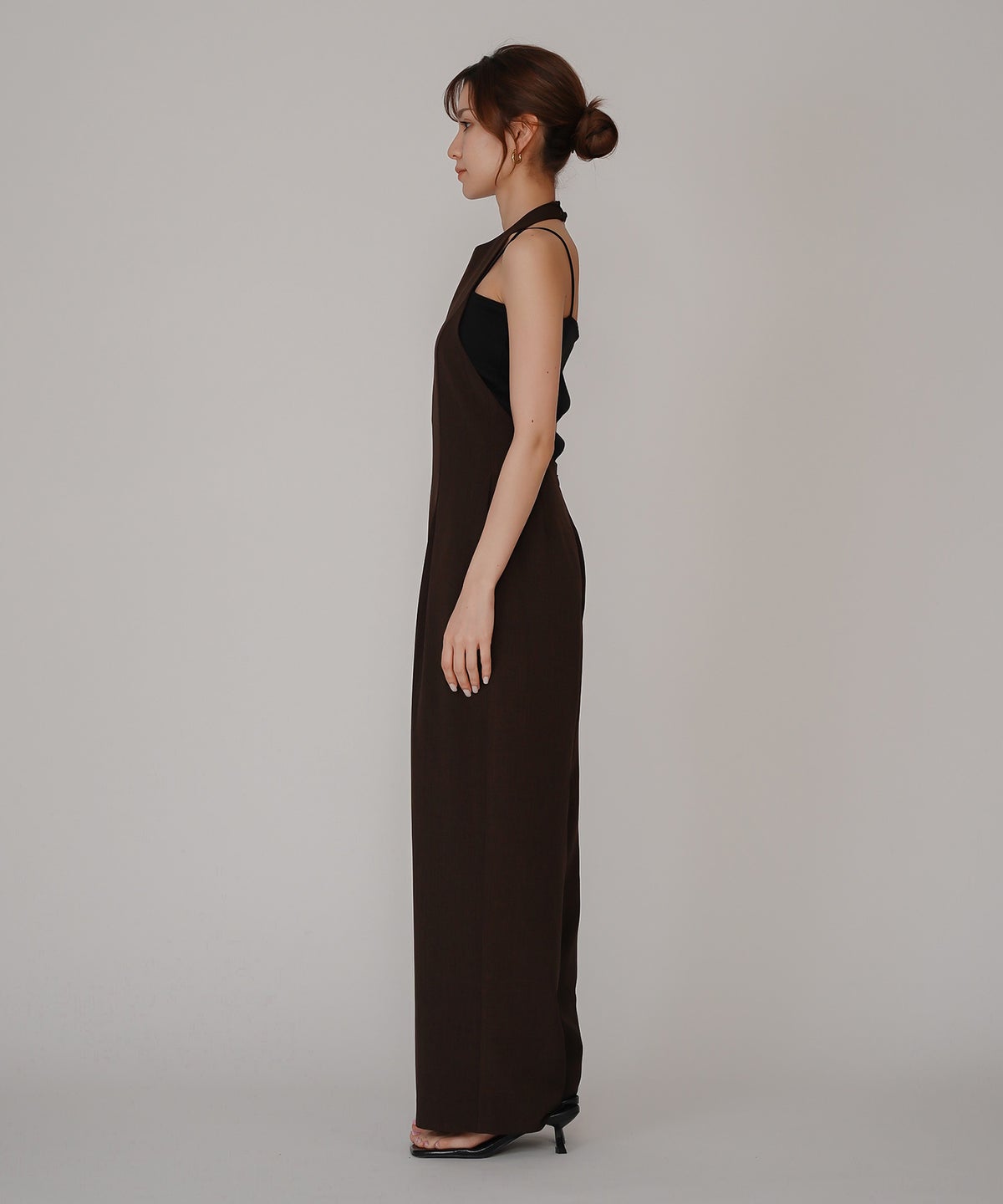 バックオープン ホルター オールインワン KINO THE KEI 海外ファッション モード 韓国ファッション 韓国風 大人モード 大人コーデ パーティー 二次会コーデ オケージョンコーデ ディナーコーデ お呼ばれコーデ ドレスライク オールインワンドレス きれいめドレス カジュアルドレス リゾートドレス