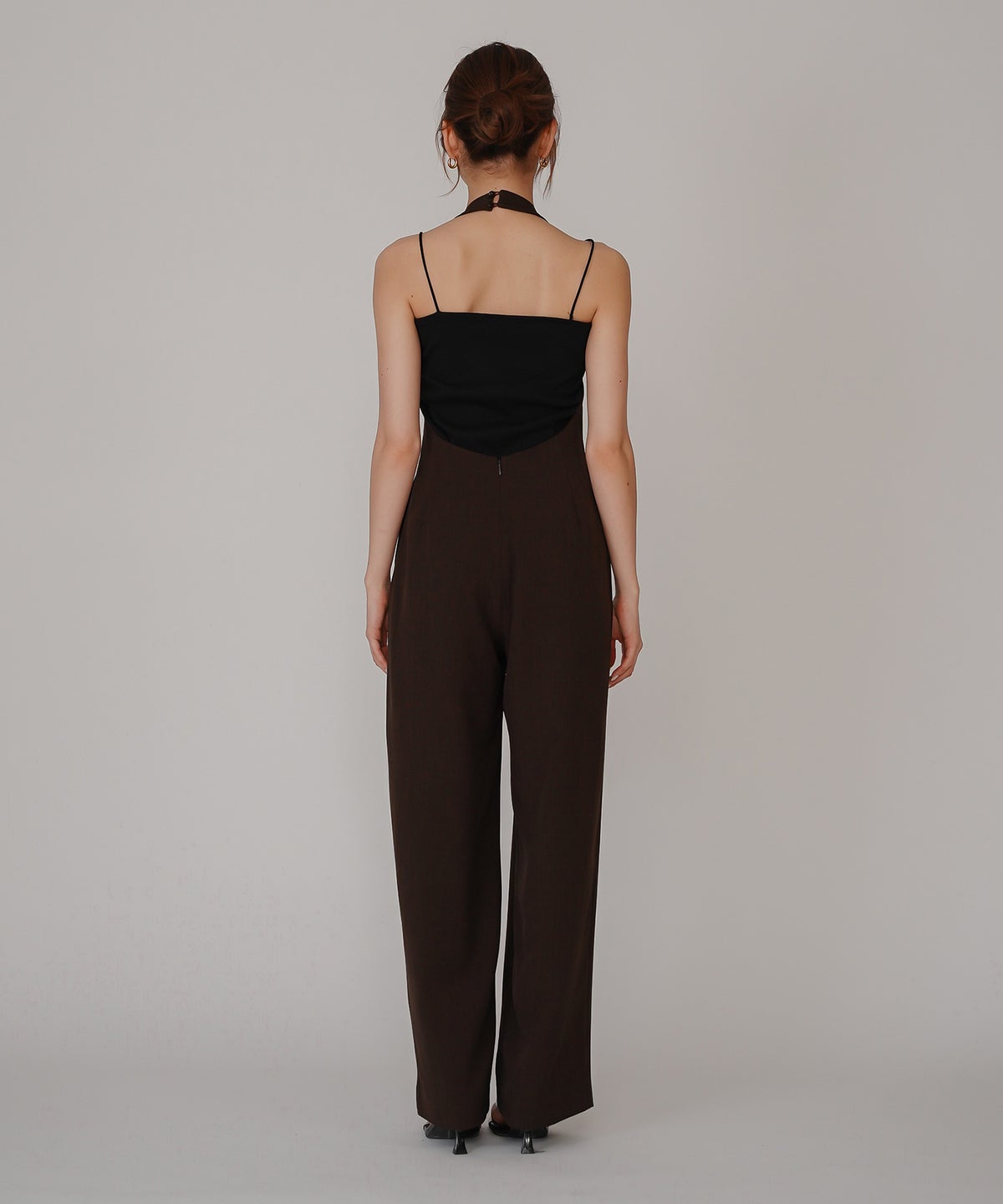 バックオープン ホルター オールインワン KINO THE KEI 海外ファッション モード 韓国ファッション 韓国風 大人モード 大人コーデ パーティー 二次会コーデ オケージョンコーデ ディナーコーデ お呼ばれコーデ ドレスライク オールインワンドレス きれいめドレス カジュアルドレス リゾートドレス