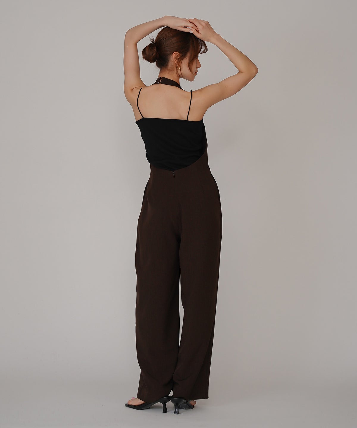 バックオープン ホルター オールインワン KINO THE KEI 海外ファッション モード 韓国ファッション 韓国風 大人モード 大人コーデ パーティー 二次会コーデ オケージョンコーデ ディナーコーデ お呼ばれコーデ ドレスライク オールインワンドレス きれいめドレス カジュアルドレス リゾートドレス