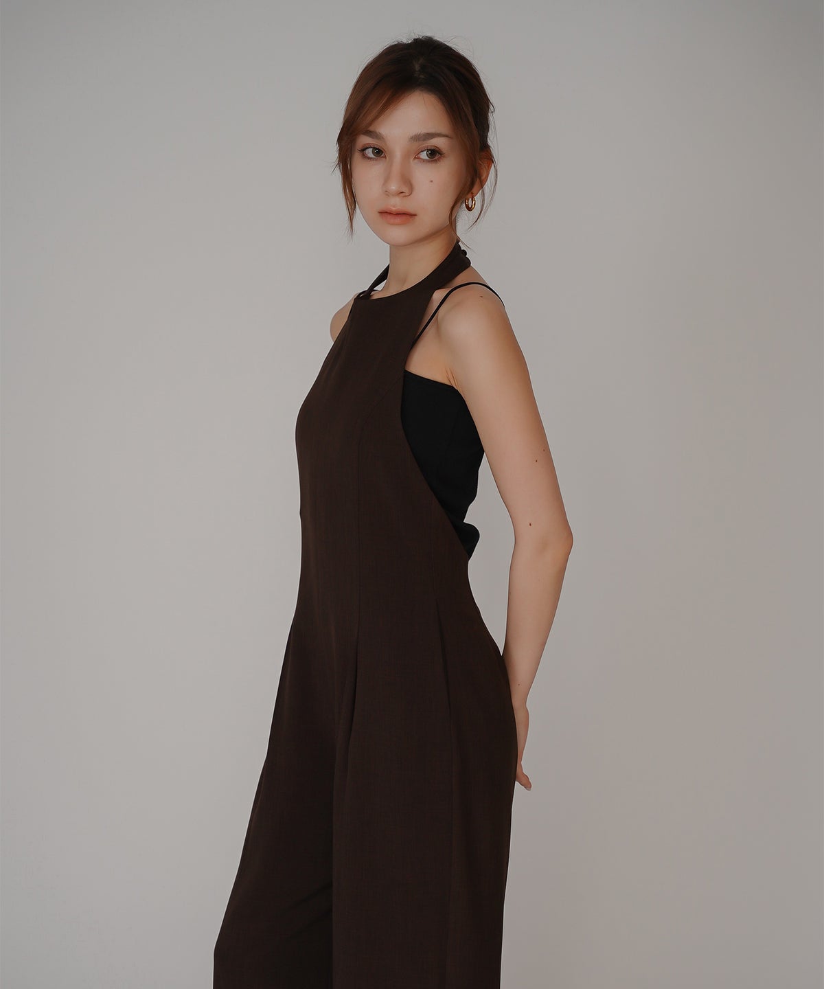 バックオープン ホルター オールインワン KINO THE KEI 海外ファッション モード 韓国ファッション 韓国風 大人モード 大人コーデ パーティー 二次会コーデ オケージョンコーデ ディナーコーデ お呼ばれコーデ ドレスライク オールインワンドレス きれいめドレス カジュアルドレス リゾートドレス