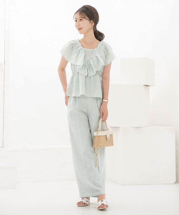 セットアップ ブラウス フリル ノースリーブ パンツ ワイドパンツ スクエアネック デコルテ 体型カバー ペプラム フリル袖 麻調 リネンライク 綿混 ポケット スタイリッシュ 上下セット 2点セット 夏　真夏 海 海水浴 旅行