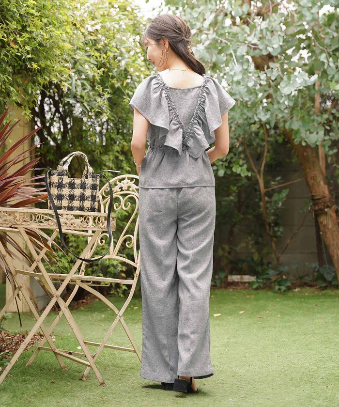 セットアップ ブラウス フリル ノースリーブ パンツ ワイドパンツ スクエアネック デコルテ 体型カバー ペプラム フリル袖 麻調 リネンライク 綿混 ポケット スタイリッシュ 上下セット 2点セット 夏　真夏 海 海水浴 旅行